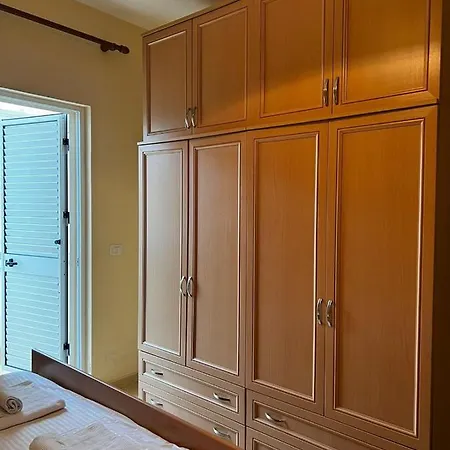 Center Apartment *