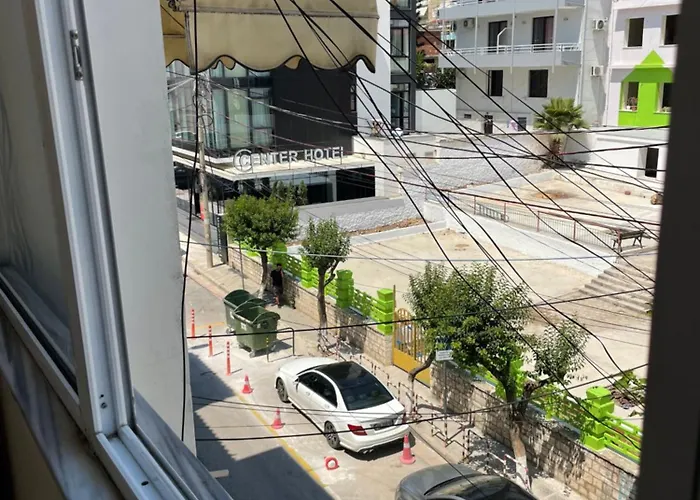 Center Apartment *